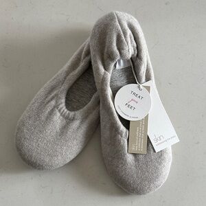 Skin Women’s Cashmere Ballets Slippers in Light Gray